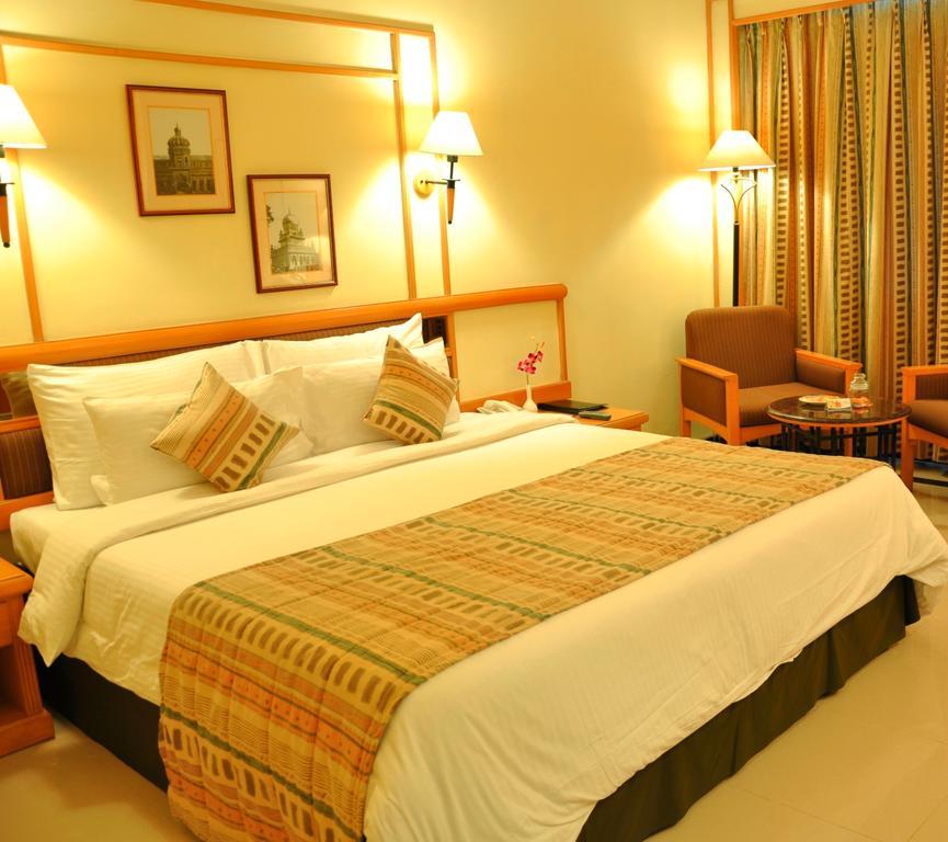 Aditya Park-A Sarovar Portico Hotel Hyderabad Room photo